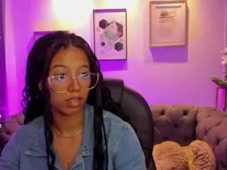 Freechat raven-stonee on CamSoda