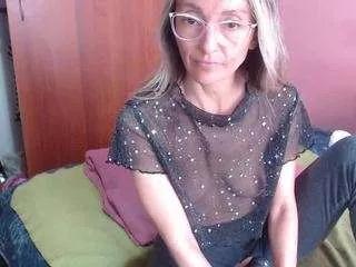 roochelle on CamSoda 
