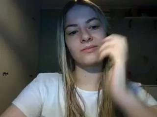 rosiejune on CamSoda 