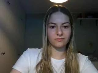 rosiejune on CamSoda 
