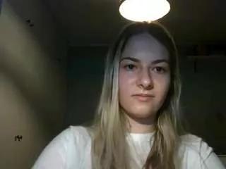 rosiejune on CamSoda 