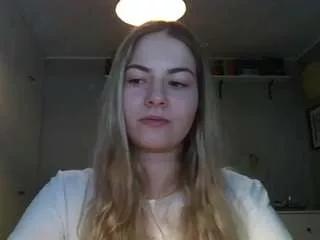 rosiejune on CamSoda 