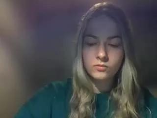 rosiejune on CamSoda 