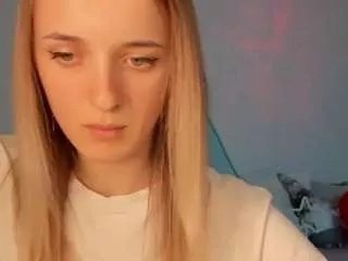 Offline rousereedd on CamSoda