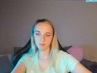 Offline rousereedd on CamSoda