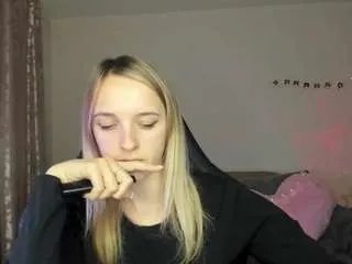 Offline rousereedd on CamSoda