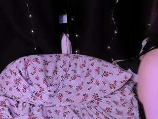 Freechat rubydallos on CamSoda