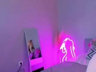 ruth-aster on CamSoda 