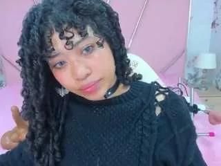 safiro-agata on CamSoda 