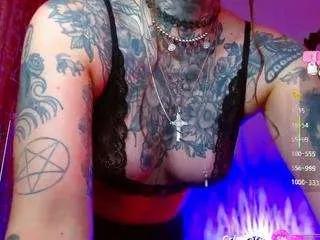 Offline saint-sinner on CamSoda