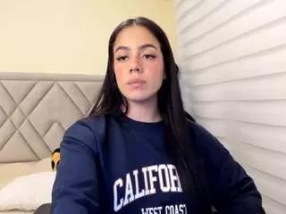 salomebrunette on CamSoda 