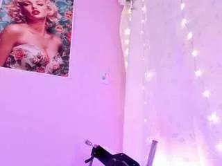 samanta-roberts on CamSoda 