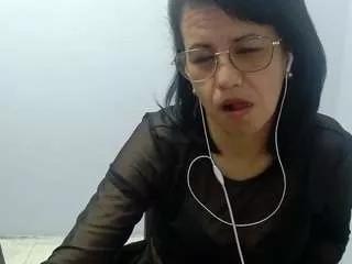 samantharedsx21 on CamSoda 