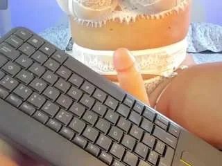 Offline samy-guerraa on CamSoda