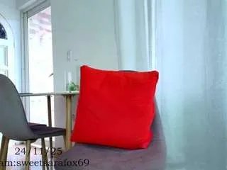 Freechat sara-foxxx on CamSoda