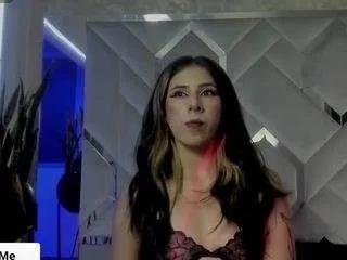 Freechat saraa-fox on CamSoda