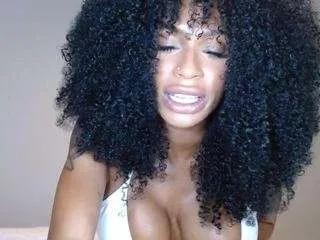 Freechat saraiminx on CamSoda