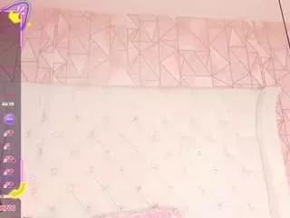saramartini19 on CamSoda 