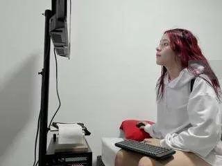 Freechat sarenluxx on CamSoda