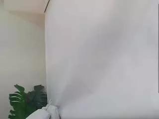 sassy-girl on CamSoda 