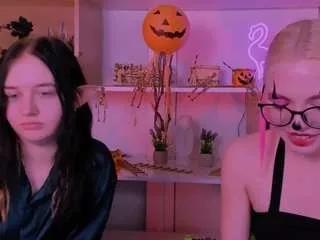 Freechat sendi-cais on CamSoda