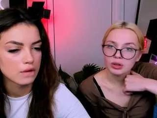 Freechat sendi-cais on CamSoda