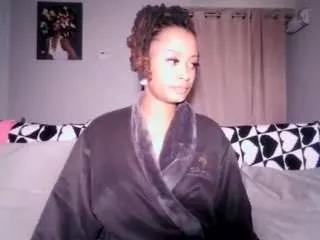 sexiiimamiii23 on CamSoda 