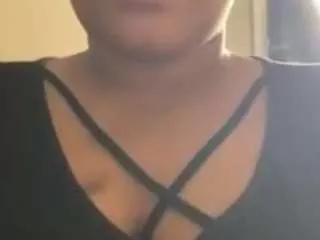 sexymilfarie on CamSoda 