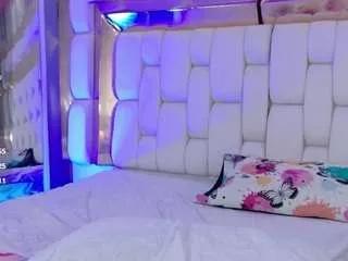 sexysistter on CamSoda 