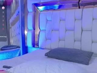 sexysistter on CamSoda 