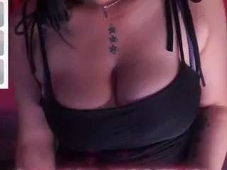 sheyla-hills on CamSoda 