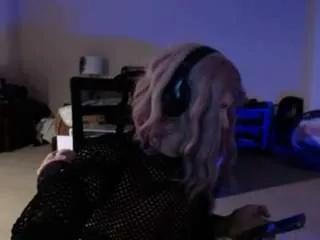 Freechat sissytrixiee on CamSoda