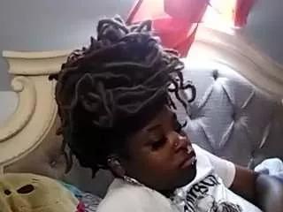 smokepretty8 on CamSoda 