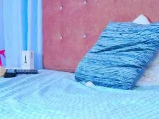 Freechat snowwhithe on CamSoda