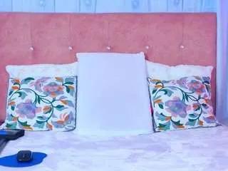 Freechat snowwhithe on CamSoda