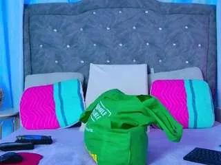 Freechat snowwhithe on CamSoda