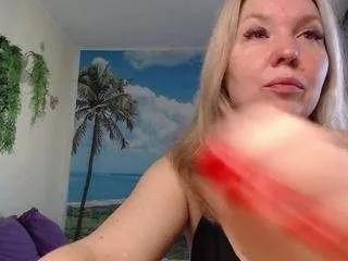 soaring-love on CamSoda 