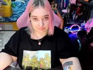 Freechat softie-sofy on CamSoda