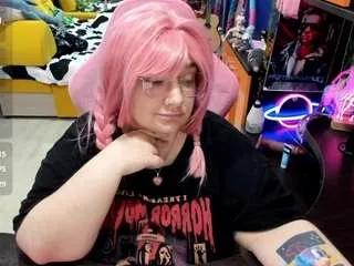 Freechat softie-sofy on CamSoda