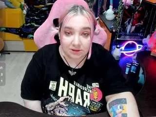 Freechat softie-sofy on CamSoda