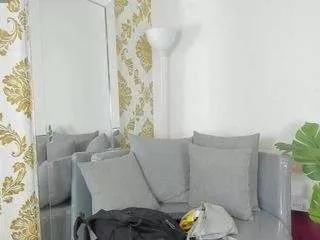 sophia-paris on CamSoda 