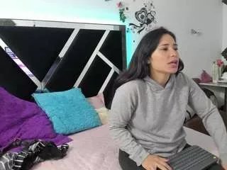 Offline spicyrooom on CamSoda