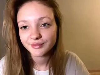 Offline stellamoore on CamSoda