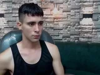 stud-foxx on CamSoda 