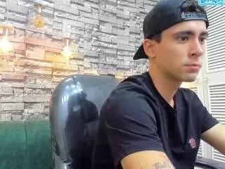 stud-foxx on CamSoda 