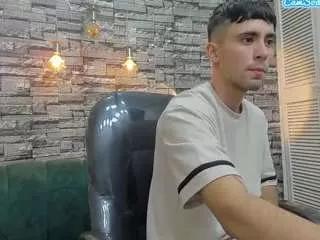 stud-foxx on CamSoda 