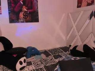 taliana-rose on CamSoda 