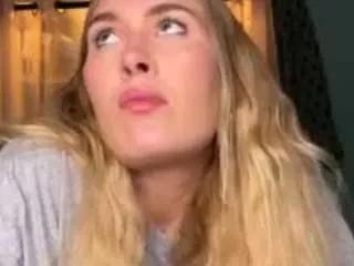 Freechat thelittlebambii on CamSoda