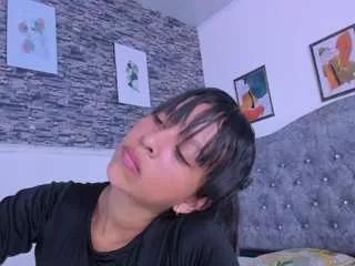 tiana-glowxxx on CamSoda 