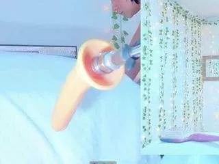 tiffanny-loveee on CamSoda 